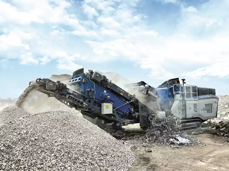 KLEEMANN’s MOBIREX MR 100 NEO/NEOe is a compact, high-performance mobile impact crusher designed to deliver unmatched efficiency and versatility for a wide range of applications.